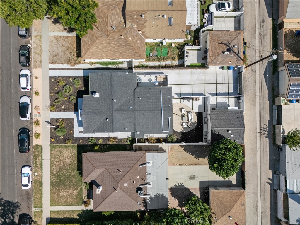 18216 Hartland Street Property Photo 4