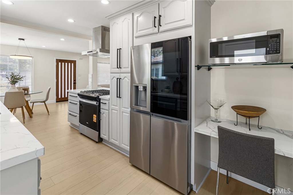 18216 Hartland Street Property Photo 10