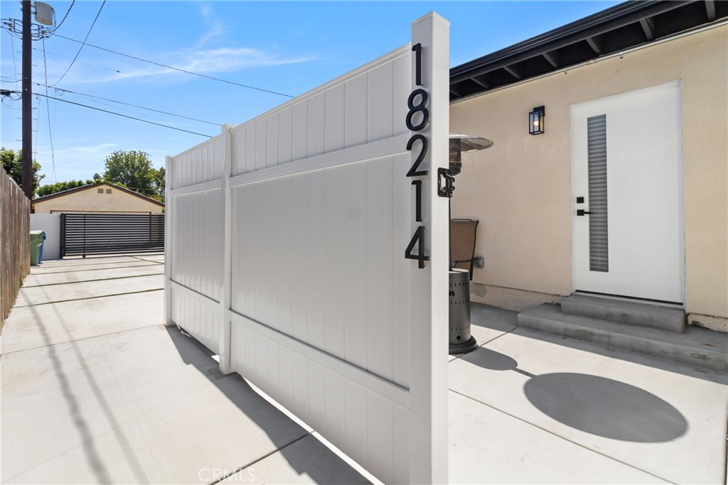 18216 Hartland Street Property Photo 21