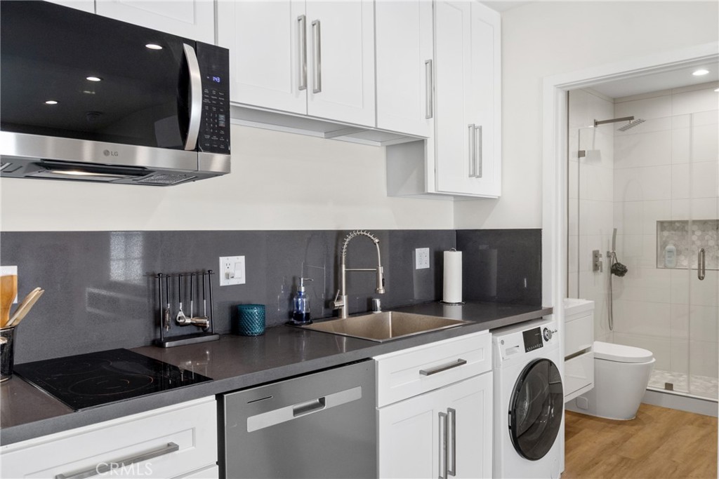 18216 Hartland Street Property Photo 26