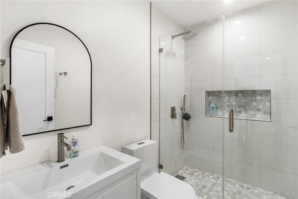 18216 Hartland Street Property Photo 27