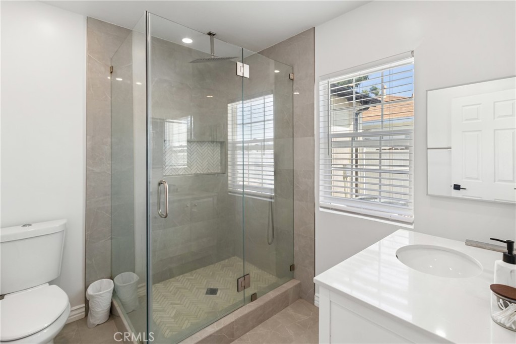 18216 Hartland Street Property Photo 31