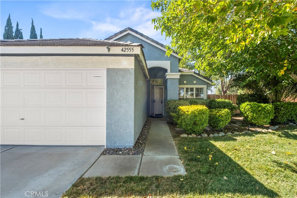 42555 La Gabriella Drive Property Photo 2