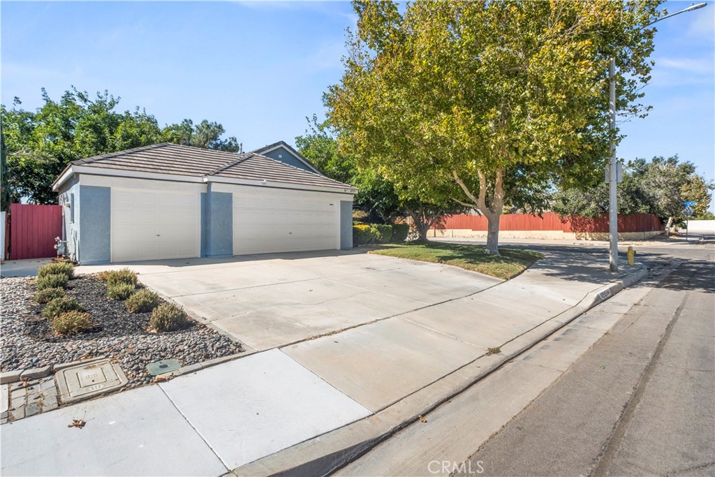 42555 La Gabriella Drive Property Photo 38