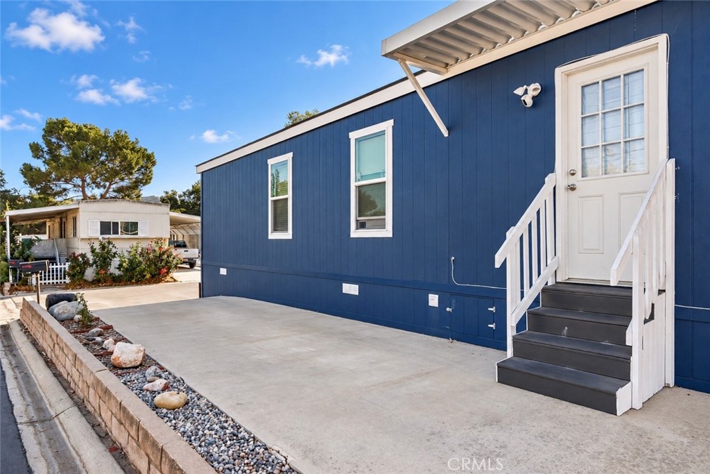 2099 James Court 64 Property Photo 1