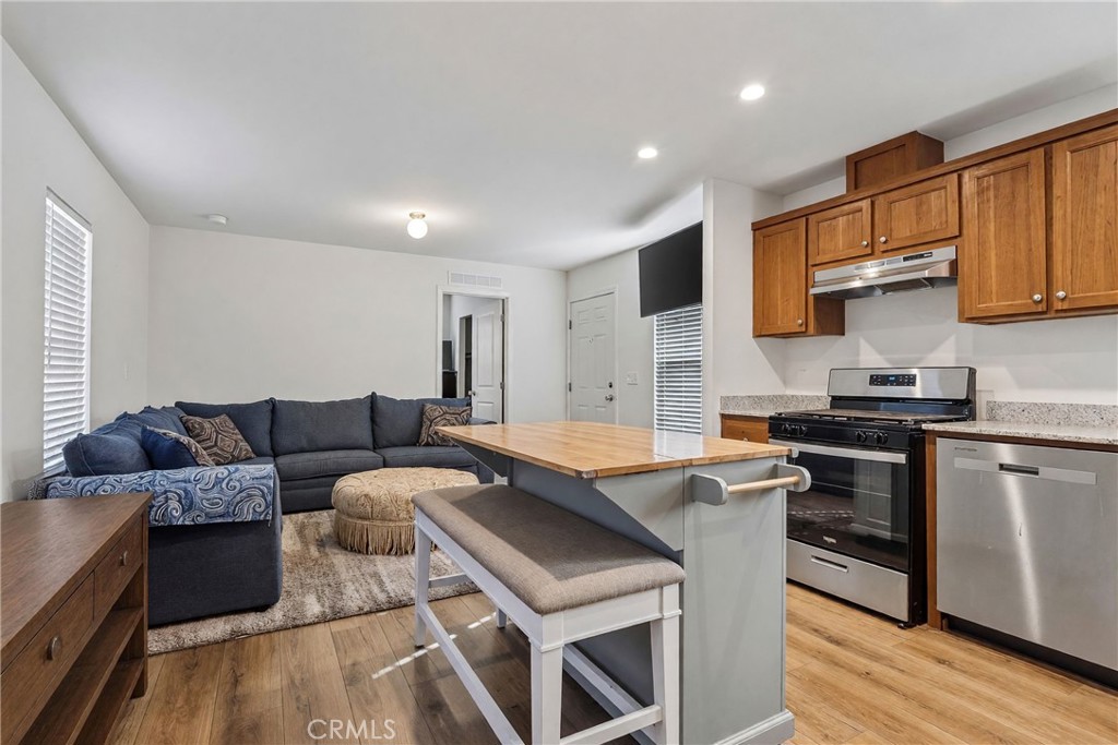 2099 James Court 64 Property Photo 3