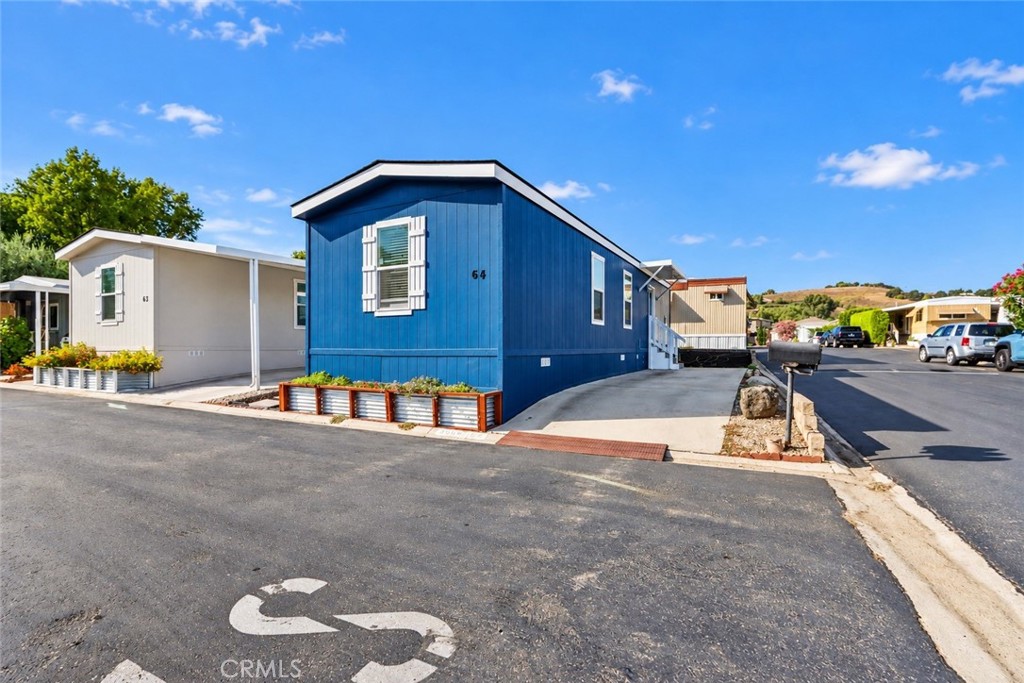 2099 James Court 64 Property Photo 17