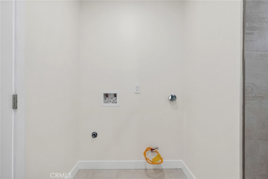 16511 San Fernando Mission Boulevard Property Photo 18