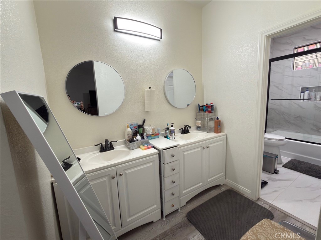13214 Moorpark 108 Property Photo 11