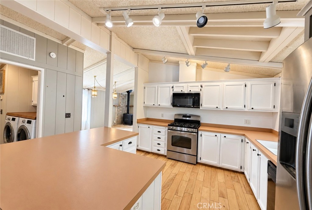 820 Yosemite Property Photo 4