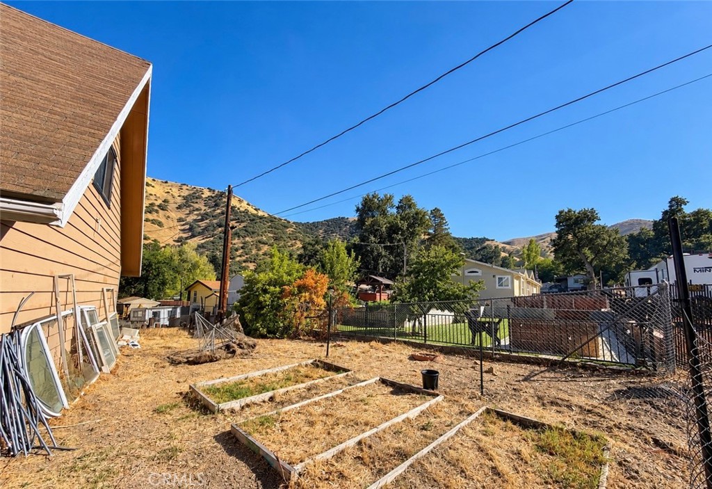 820 Yosemite Property Photo 15