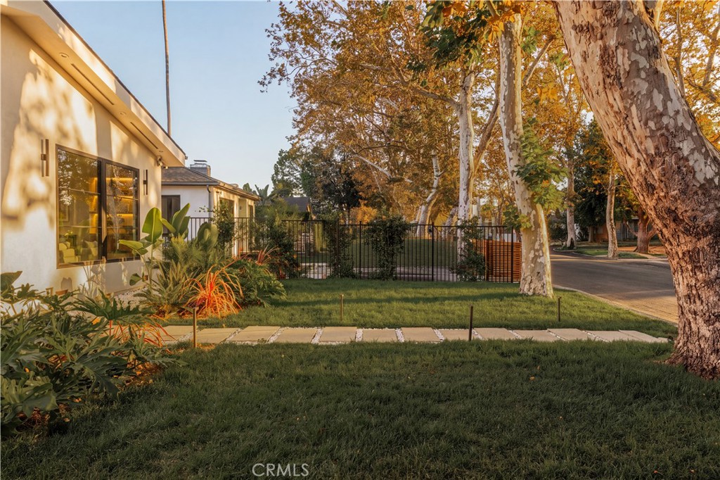 6035 Simpson Avenue Property Photo 2
