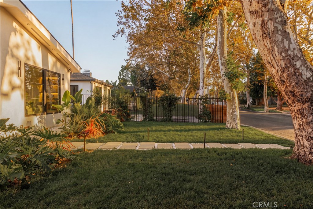 6035 Simpson Avenue Property Photo 2