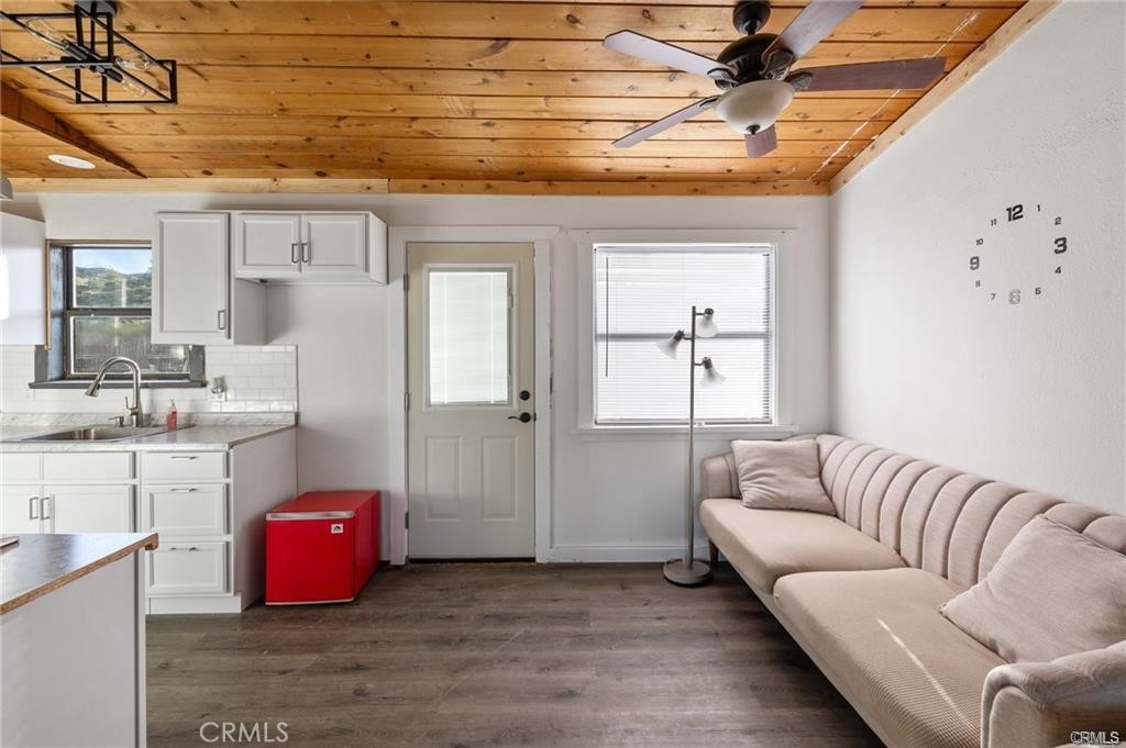 46417 Kings Canyon Road Property Photo 4