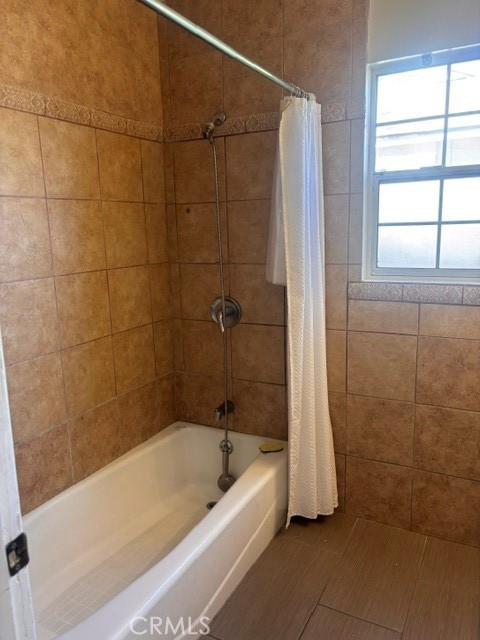 8917 Rathburn Avenue Property Photo 4