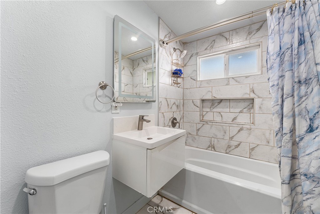 1027 W Avenue J12 Property Photo 25