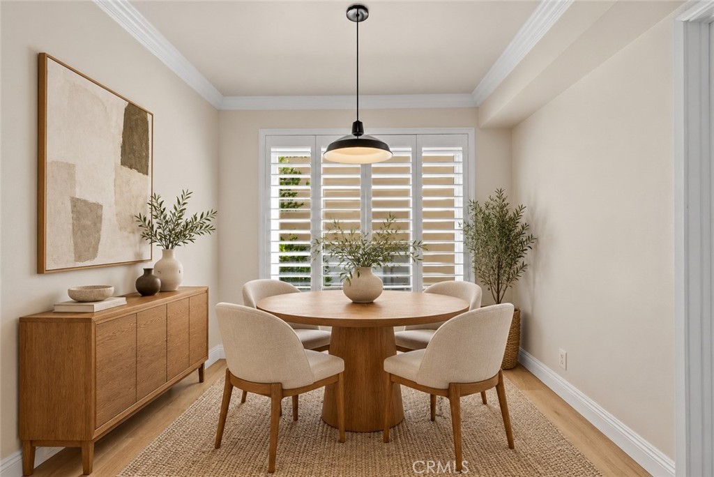 1742 S Bentley Property Photo 2