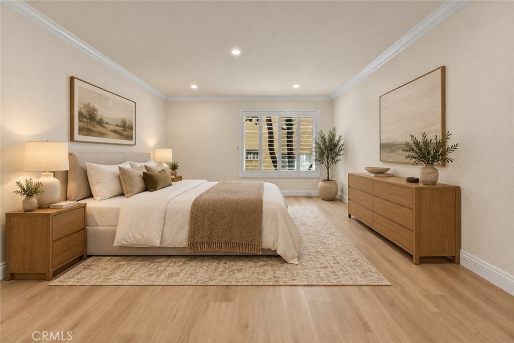 1742 S Bentley Property Photo 4