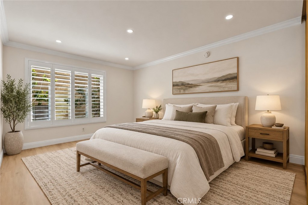 1742 S Bentley Property Photo 6