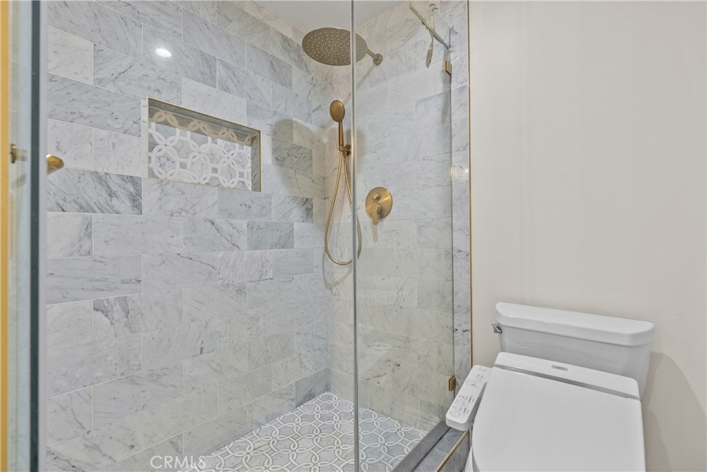 1742 S Bentley Property Photo 9