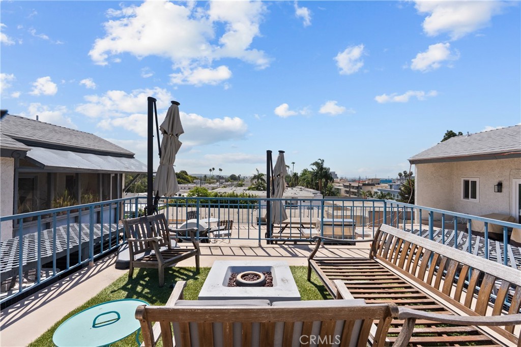 1742 S Bentley Property Photo 10