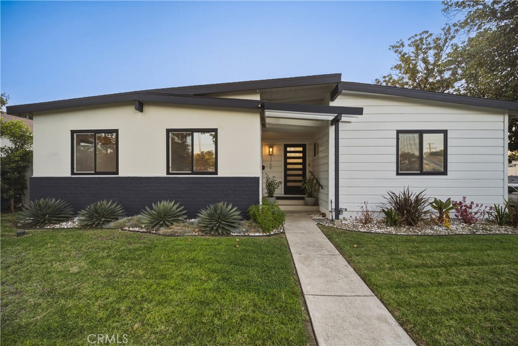 5769 Aldea Avenue Property Photo 2