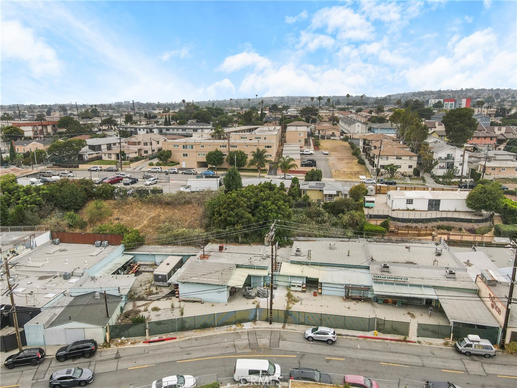 335 E Beach Avenue Property Photo 14