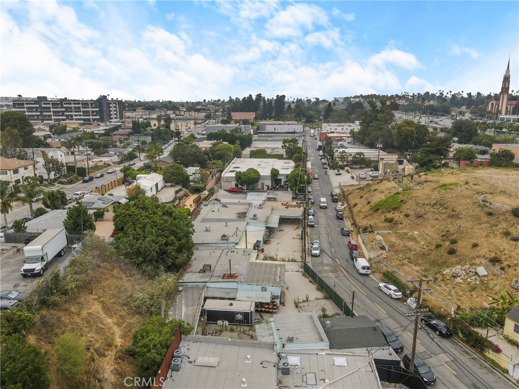 335 E Beach Avenue Property Photo 16