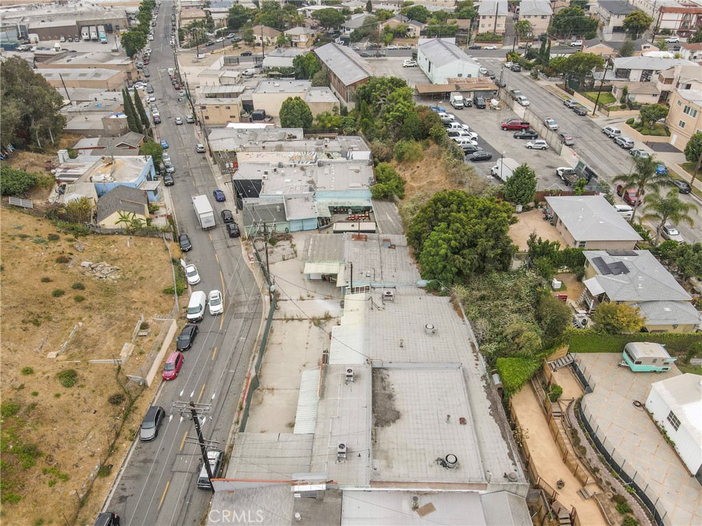 335 E Beach Avenue Property Photo 18