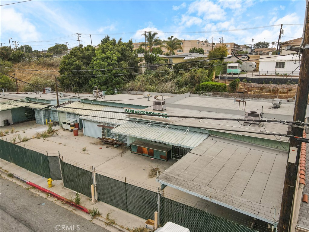 335 E Beach Avenue Property Photo 23