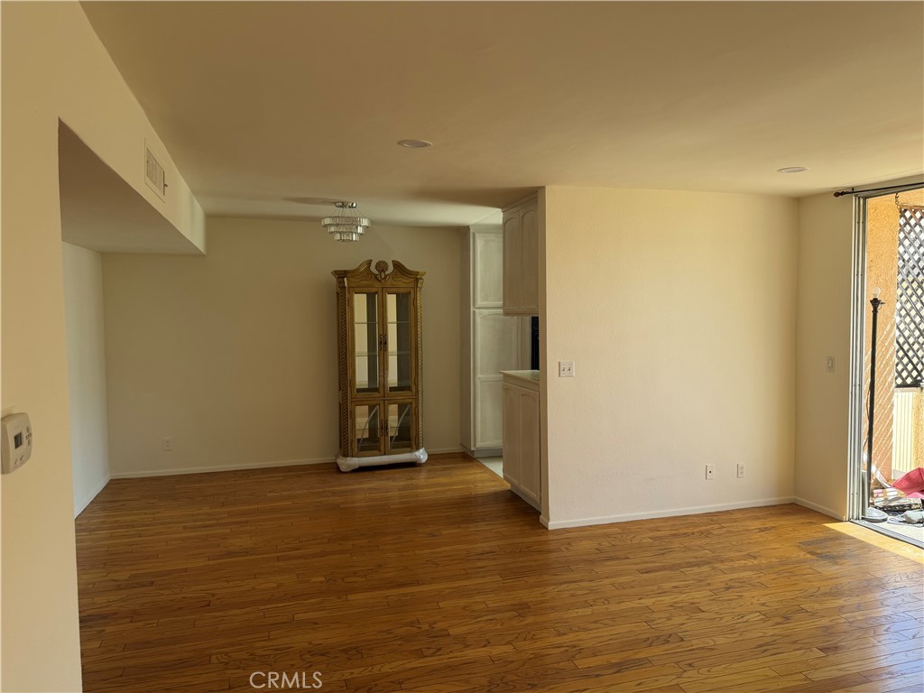 5429 Newcastle 303 Property Photo 20