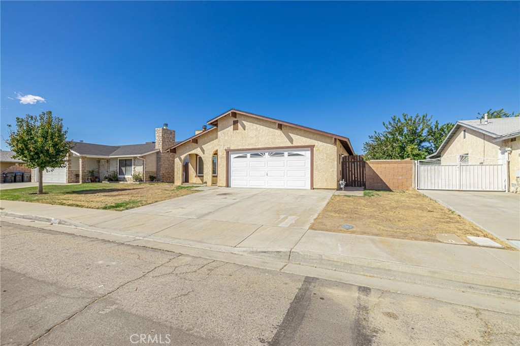 1111 Herzel Property Photo 4