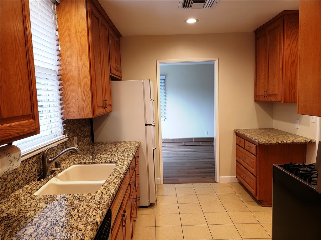22436 Avenue San Luis Property Photo 4