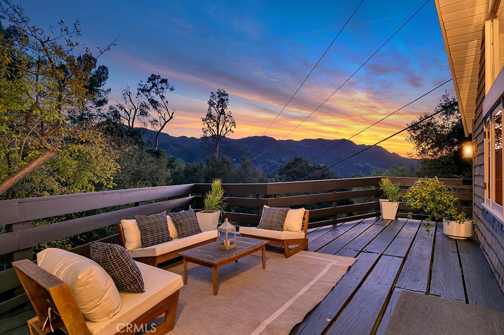 21670 Encina Road Property Photo 2