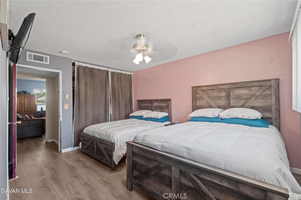 554 W Avenue J-11 Property Photo 12