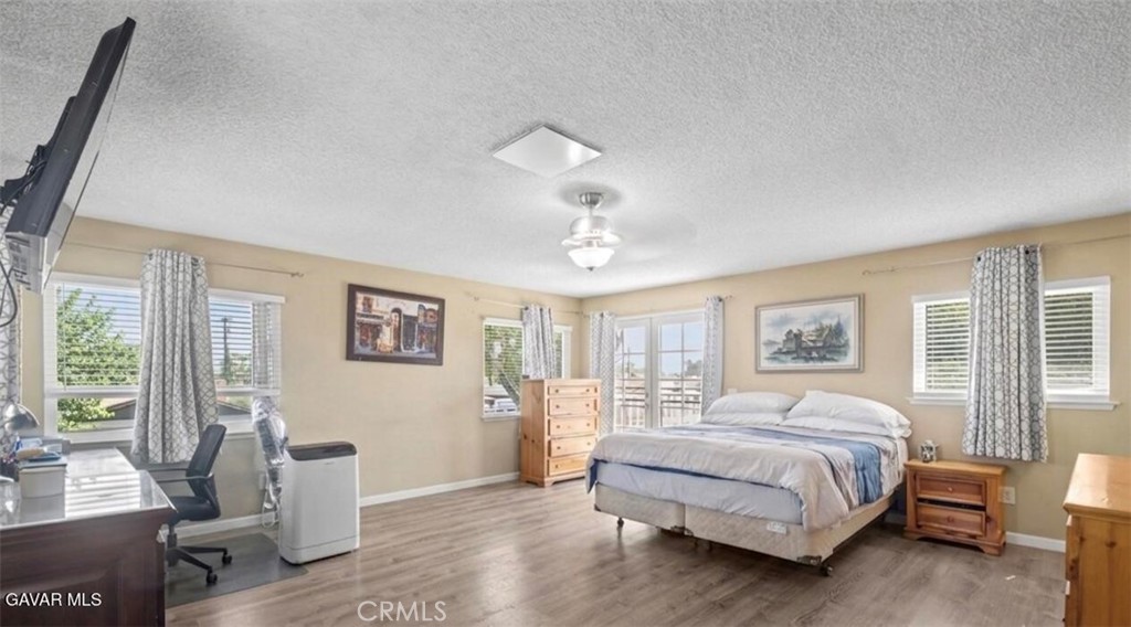 554 W Avenue J-11 Property Photo 17