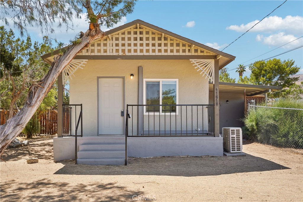 11618 Rosewood Avenue Property Photo 1