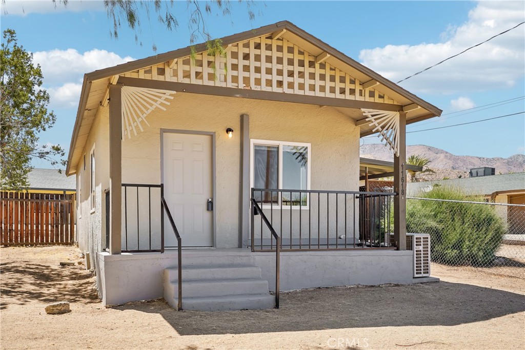11618 Rosewood Avenue Property Photo 3