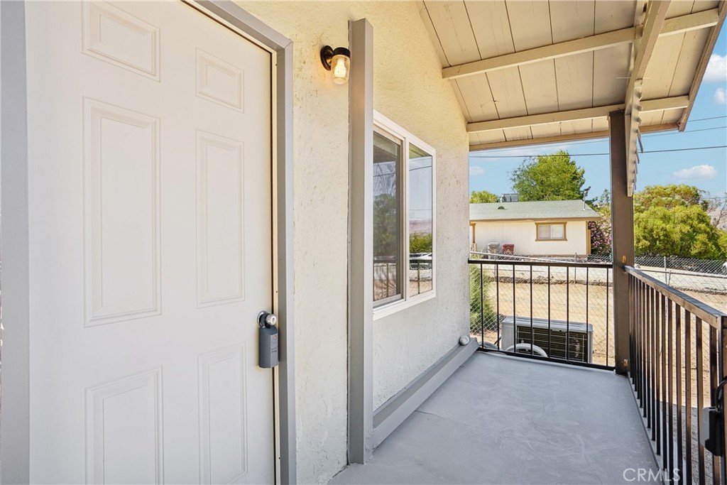11618 Rosewood Avenue Property Photo 4