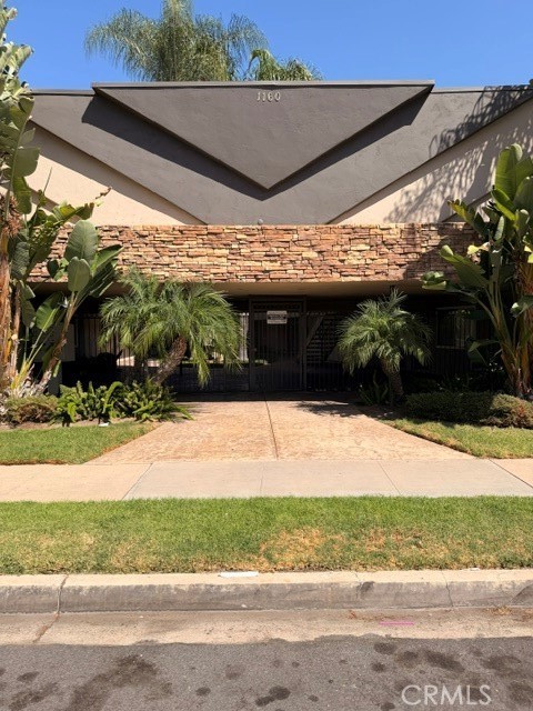 1160 E Lexington Avenue 17 Property Photo 3