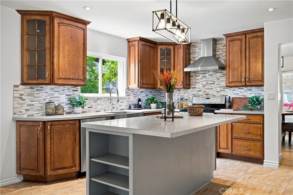5777 Valerie Property Photo 4