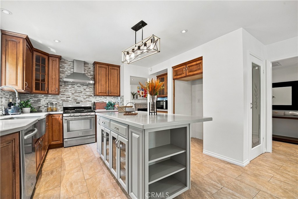 5777 Valerie Property Photo 7