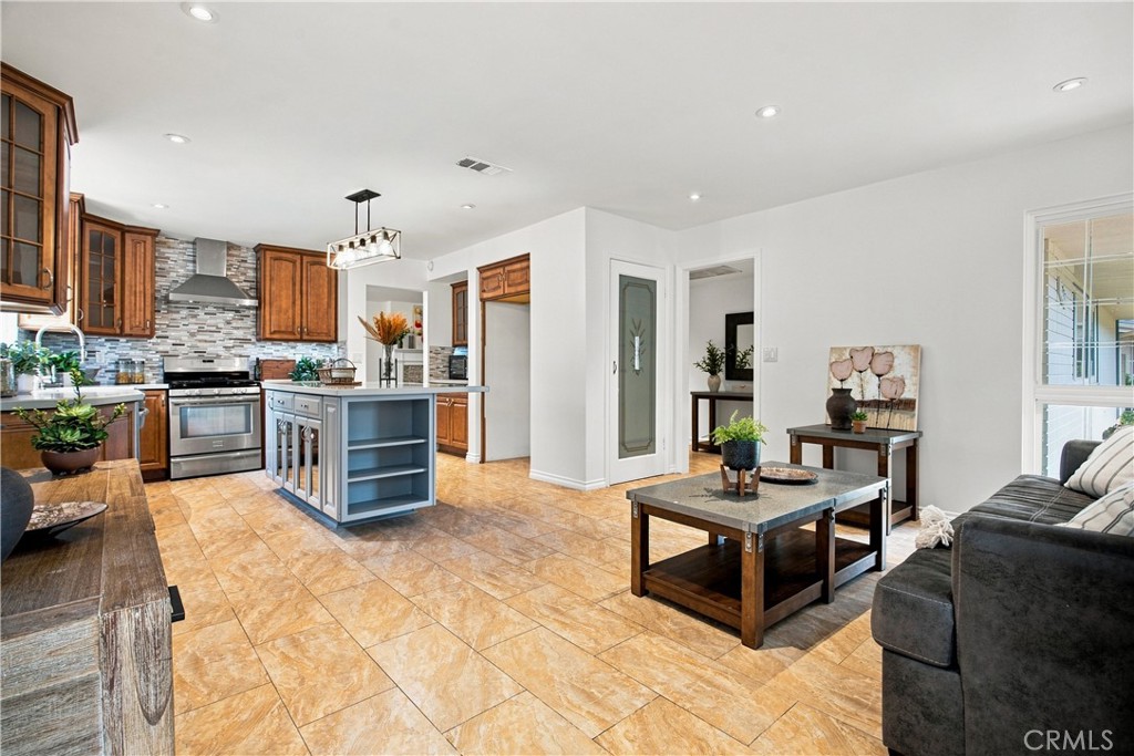 5777 Valerie Property Photo 8