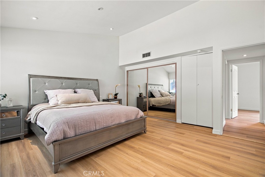 5777 Valerie Property Photo 15