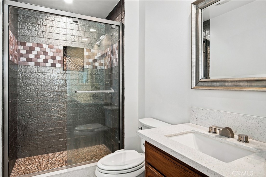 5777 Valerie Property Photo 16
