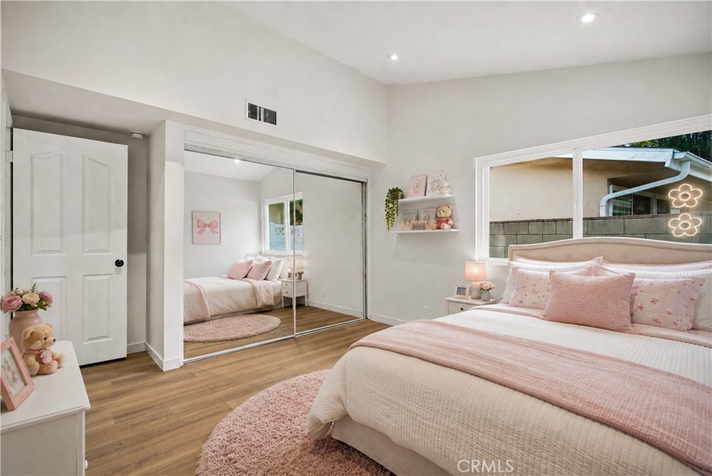5777 Valerie Property Photo 21