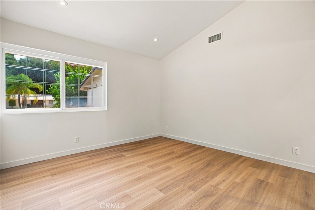 5777 Valerie Property Photo 24