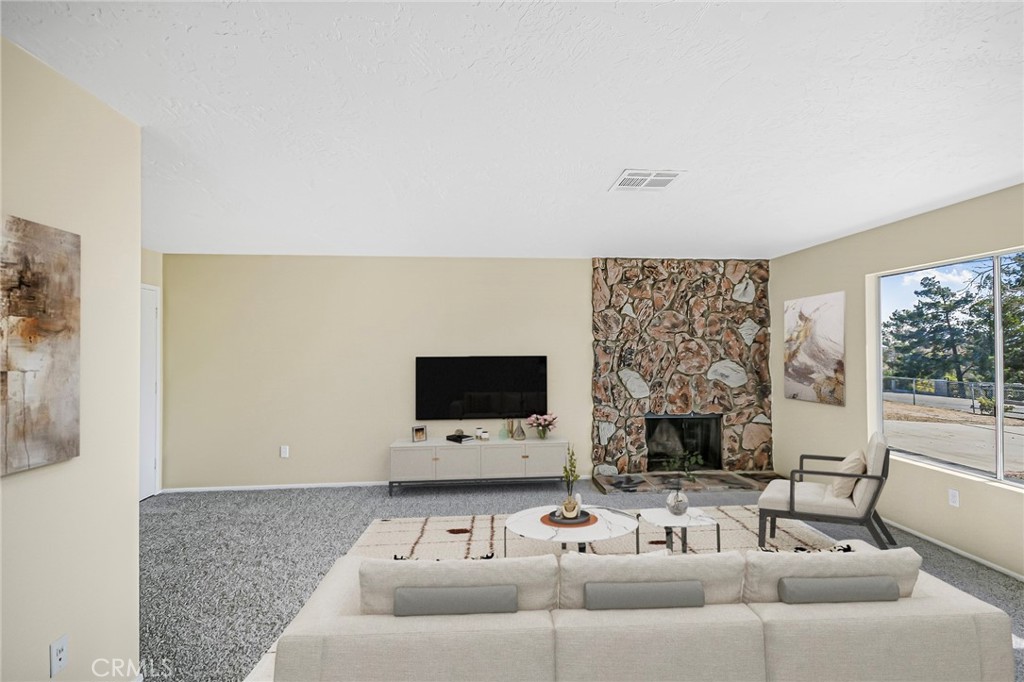 11694 Pepper Street Property Photo 4