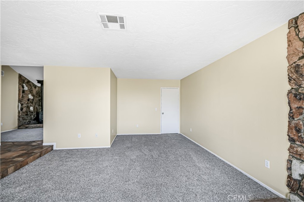 11694 Pepper Street Property Photo 5