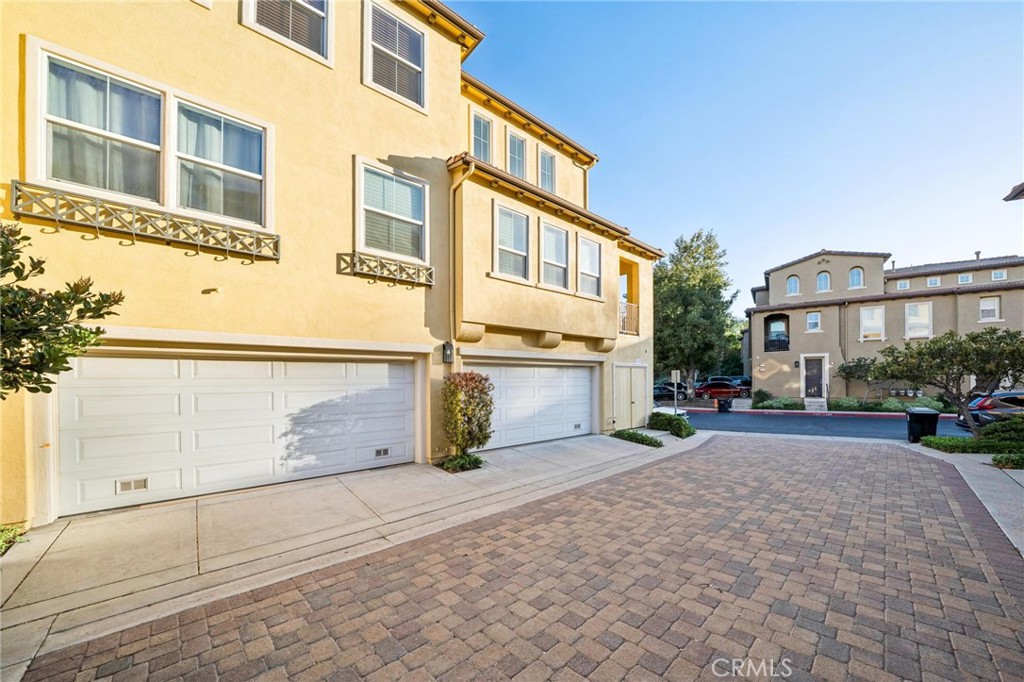 27006 Pebble Beach Drive Property Photo 4